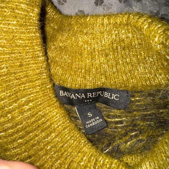 Banana Republic Olive Green Nordic Patterned Women's Sweater - Picture 2 of 3